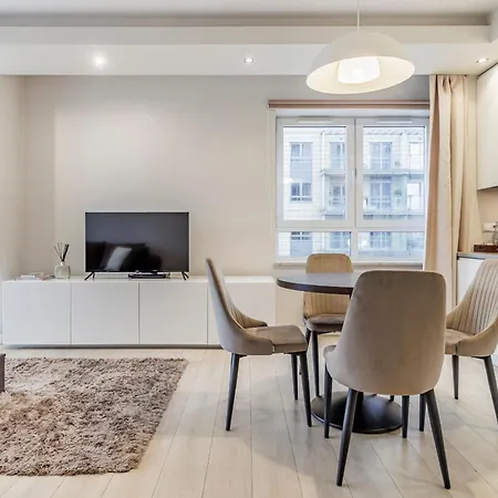 Heart Of - Premium 2-room, Centre